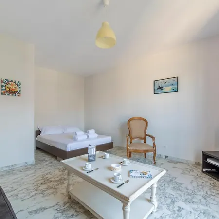 Du Quai - Welkeys Apartmán